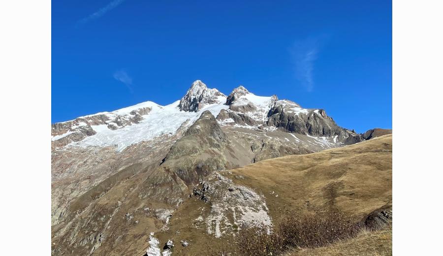 Le Col de la Seigne From Ville des Glaciers to Col de la Seigne